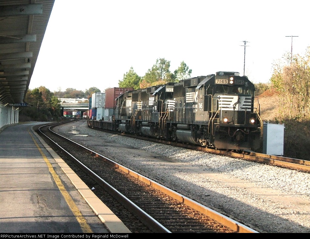 NS 238 pausing the Amtrak Station